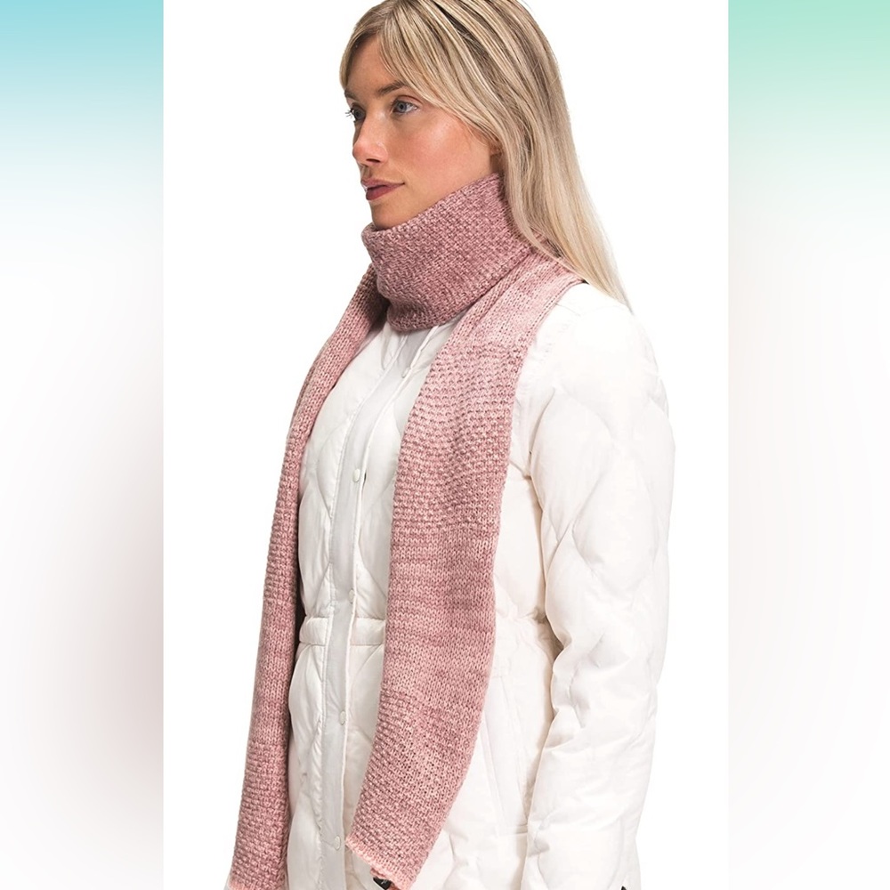 The North Face Women's Purrl Stitch Scarfpink Barbie vibe